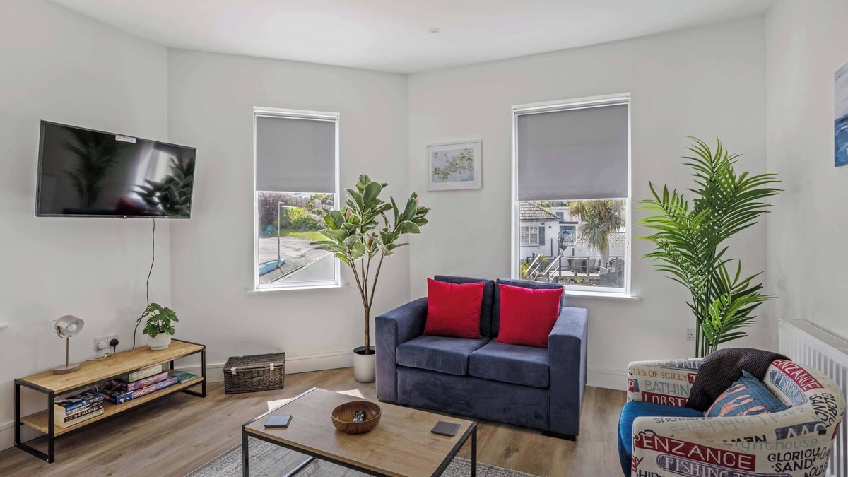 Old Trafford Apartment | Spacious 2 Bedroom Apartment in Saltash