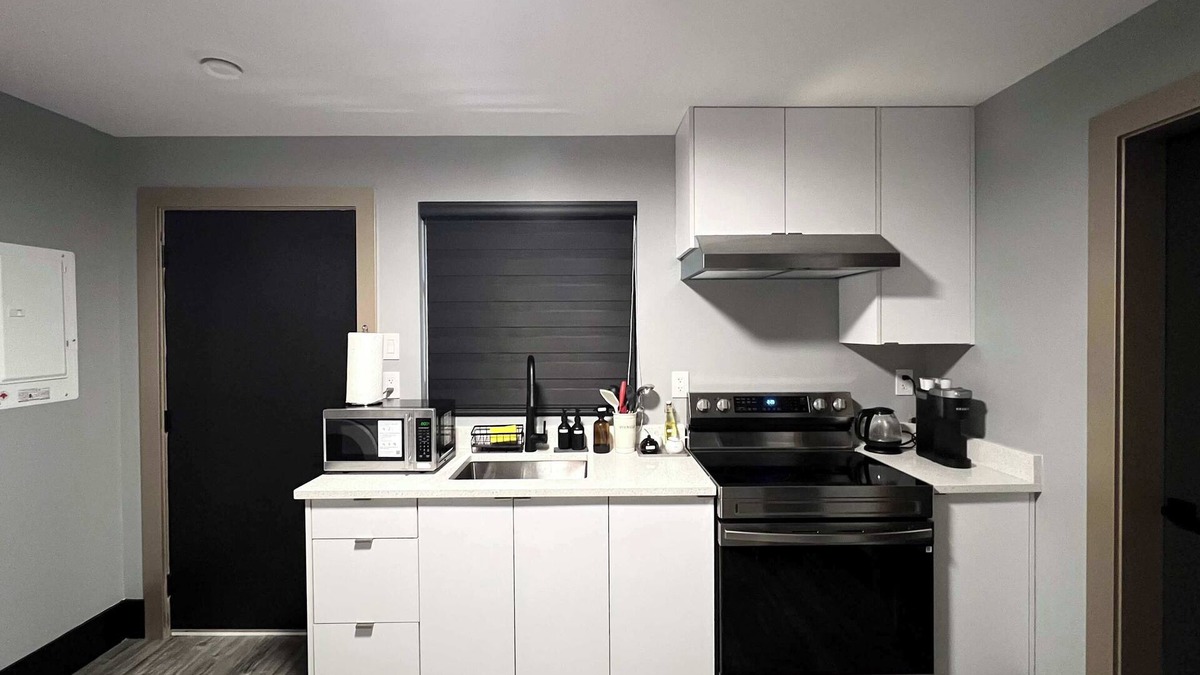 Burnaby House | Spacious 2-Bedroom Retreat in Burnaby