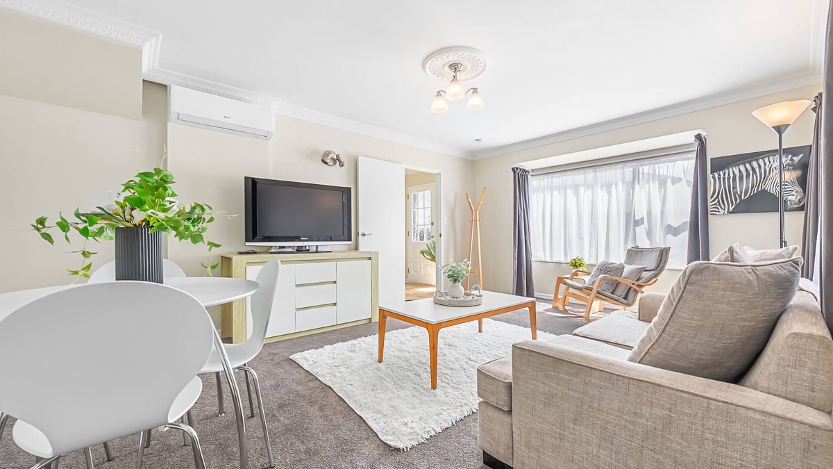 Waterloo Apartment | Spacious 2 Bedroom Townhouse
