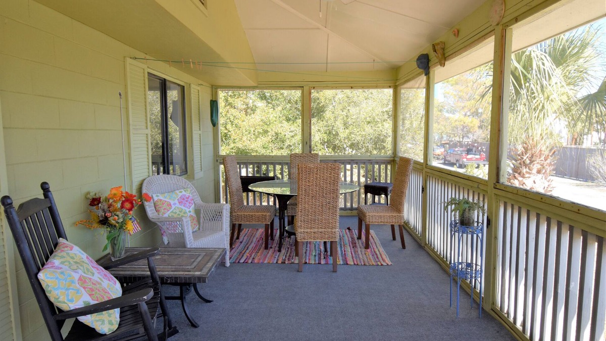 Tybee Island Apartment | Spacious 2 bedroom apartment with free parking