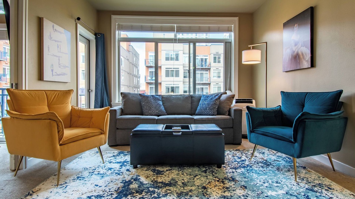 Belltown Condo | Spacious 2 BR Condo in the Heart of the City