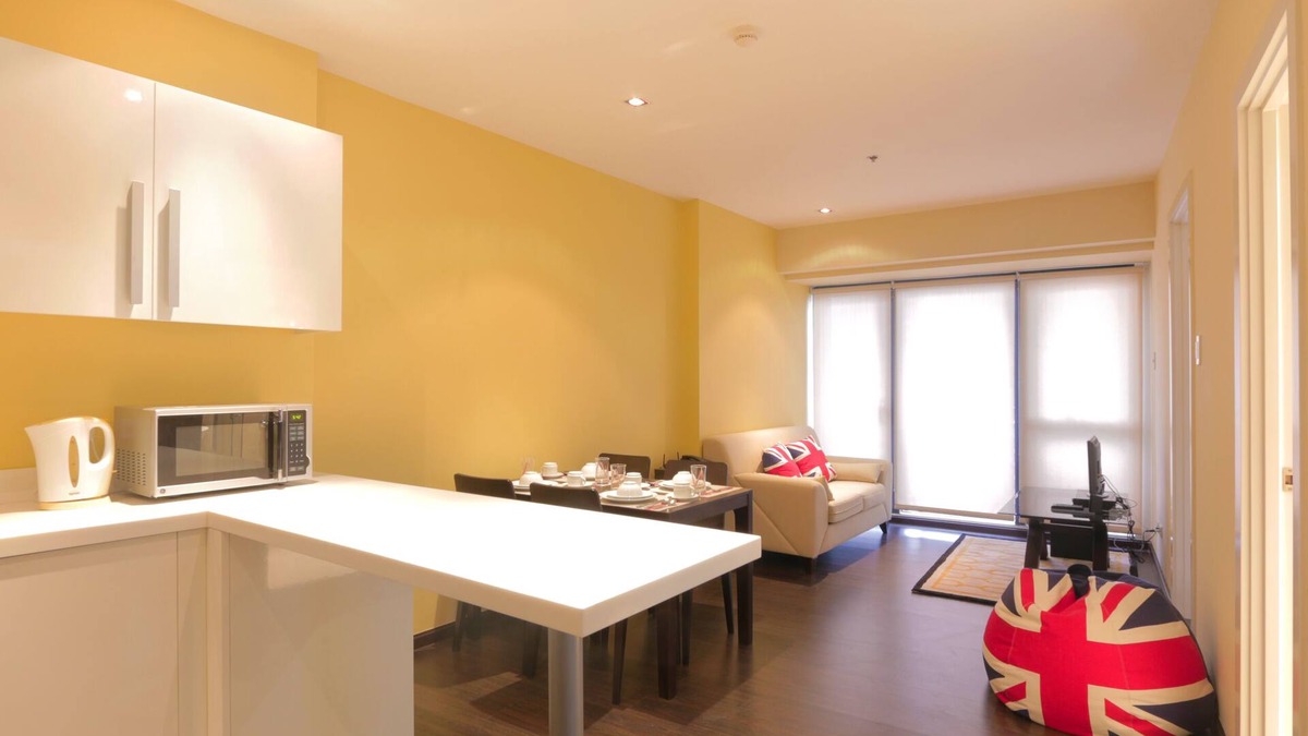 Downtown Apartment | Spacious 2-BR Unit @ Knightsbridge 2110