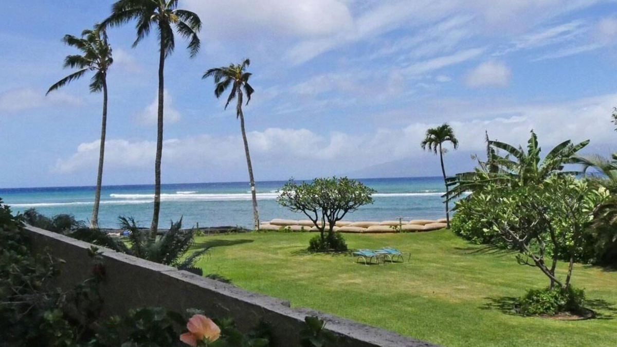 Kahana Resort | Spacious 2Bedroom/2Bathroom Oceanfront Condo with Central-AC
