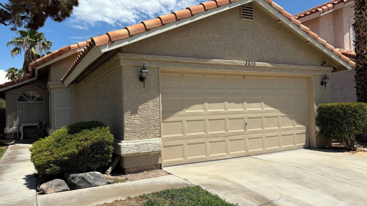 Green Valley House | Spacious 2BR 2BA Home Pool Beautiful Terrace Park 30 Sec Walk Garage