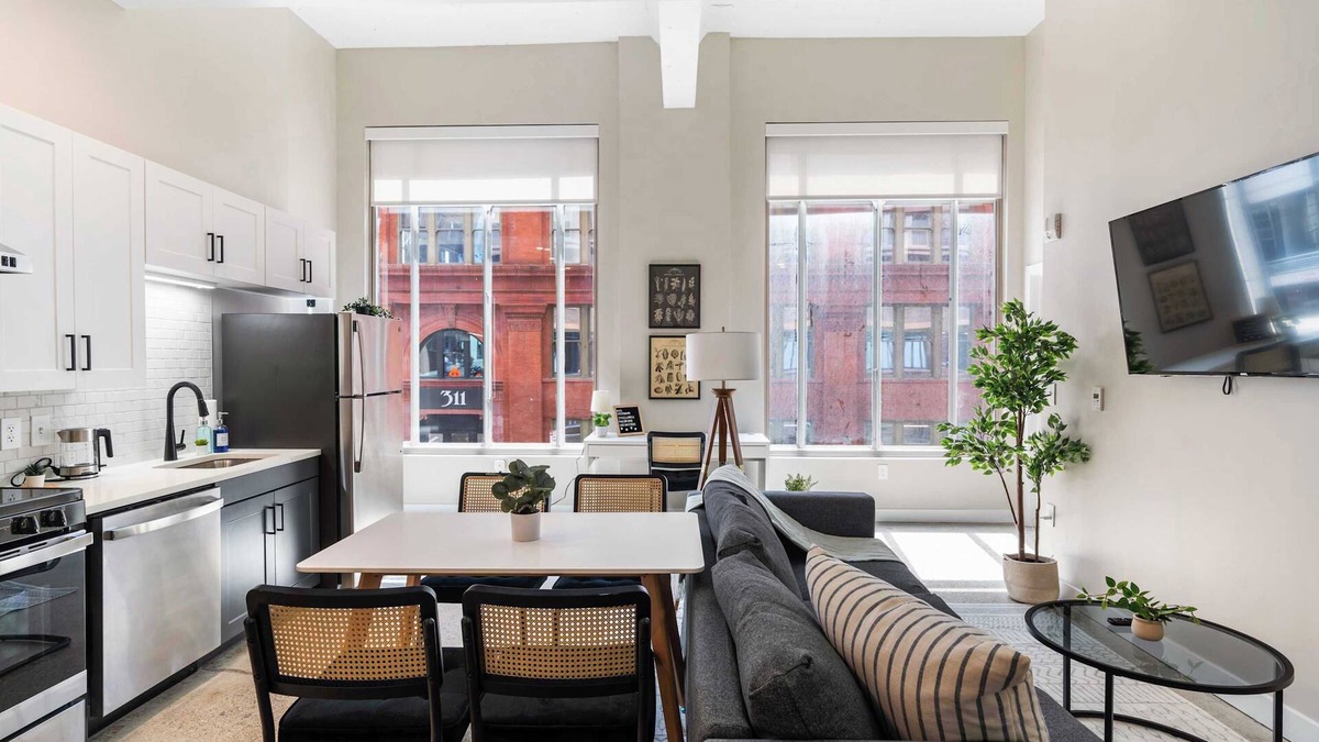 Downtown Cincinnati Apartment | Spacious 2BR CozySuites OTR Downtown #12