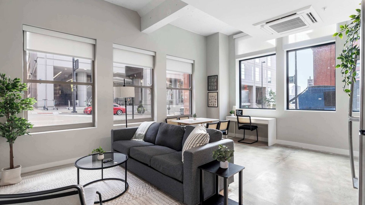 Downtown Cincinnati Apartment | Spacious 2BR CozySuites | OTR Downtown #16