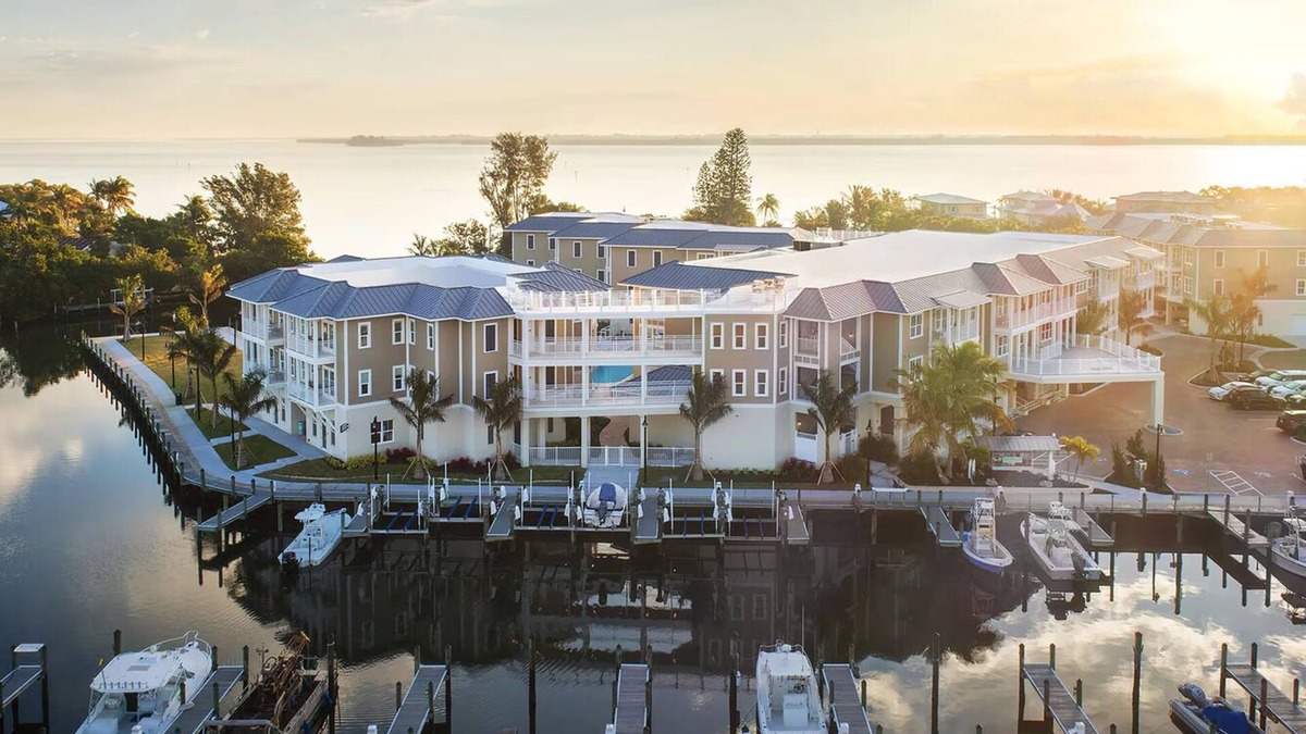 Holmes Beach Hotel | Spacious 2BR Villa Near Anna Maria Island Beach – Ideal for Families