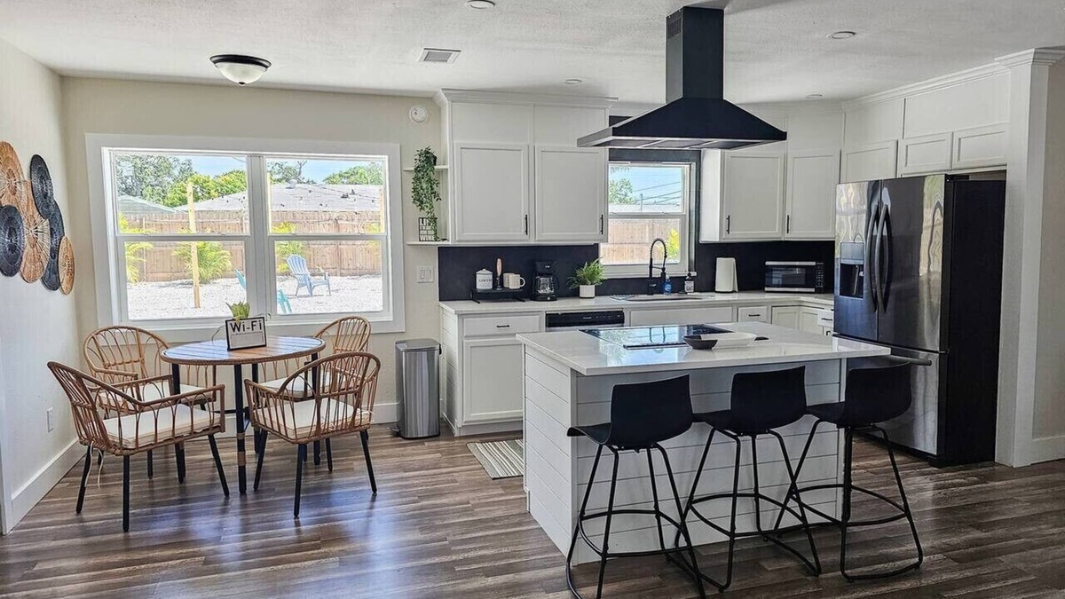 Bayshore Gardens House | Spacious 3/2 w fenced yard - 5 to IMG & SRQ