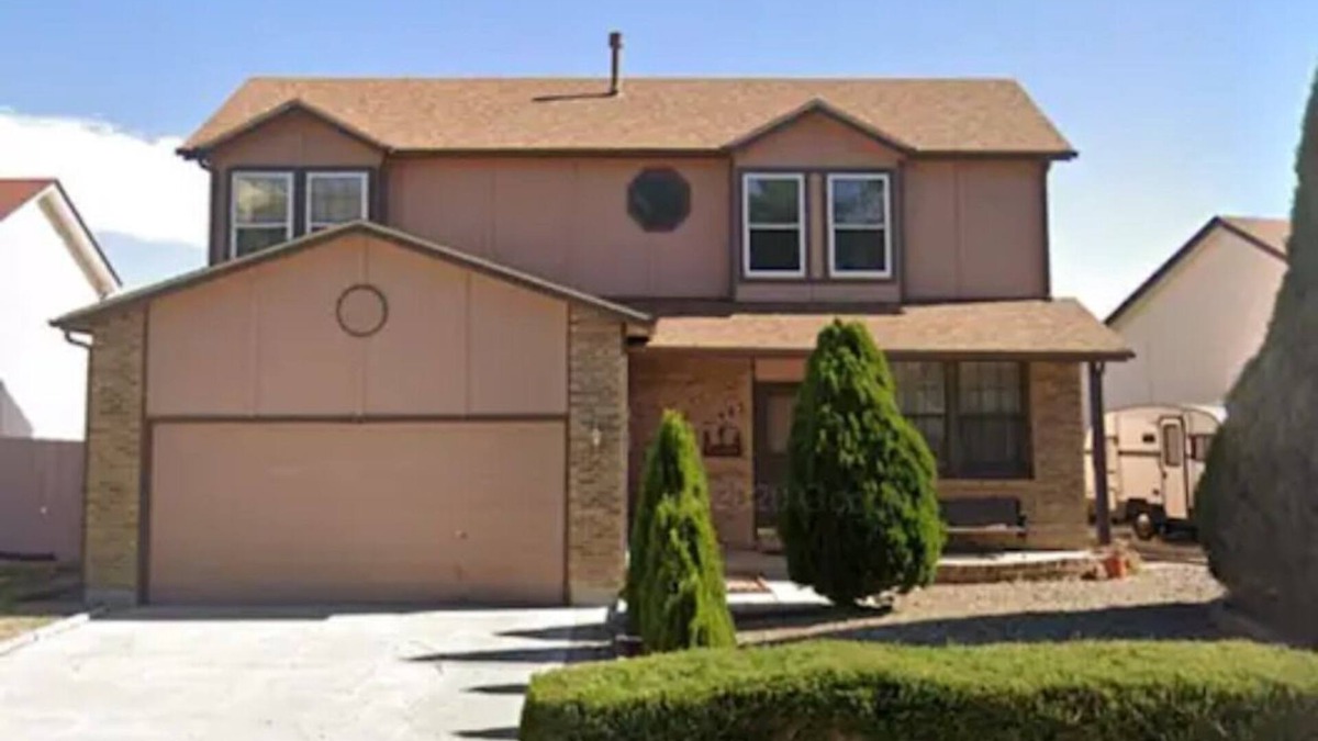 Cheyenne Meadows House | Spacious 3 BDR 2.5 BA House with Hot tub, BBQ, Fire Pit, Night View, Playground