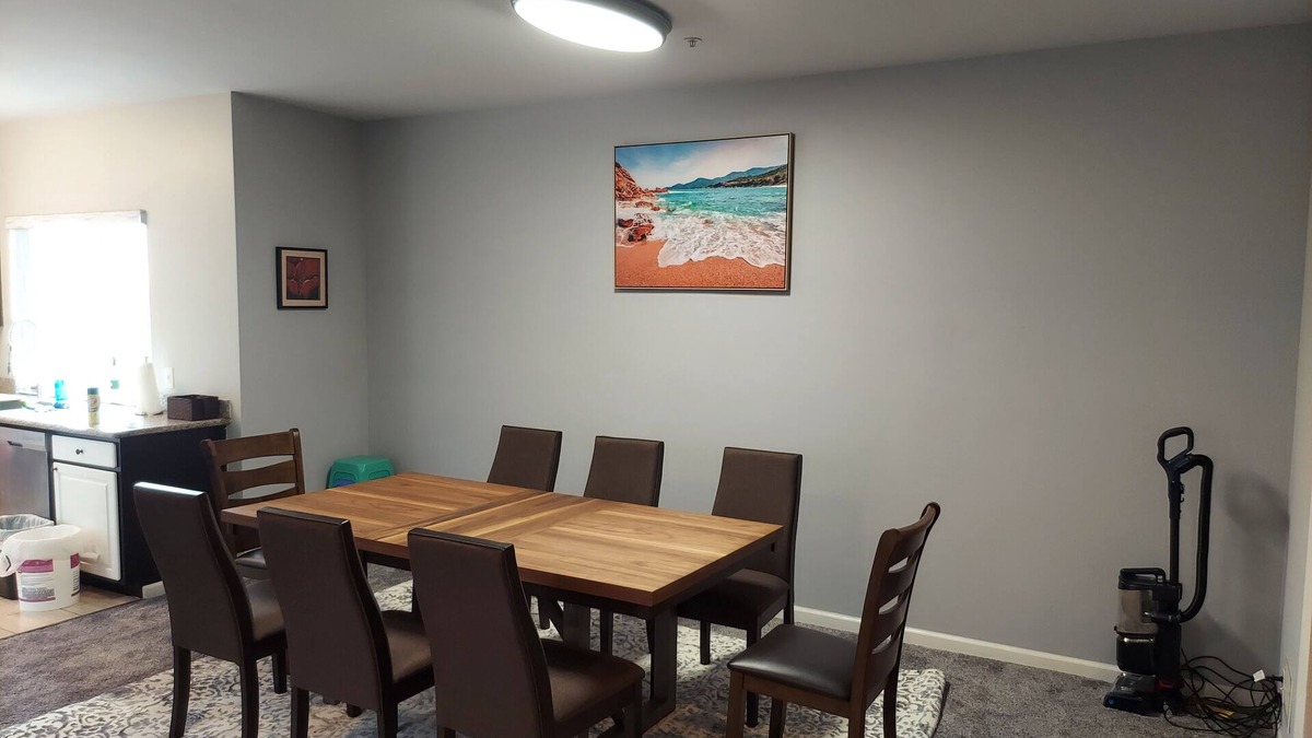 Daly City House | Spacious 3 bdrm, 8 beds, 2 baths w/full kitchen