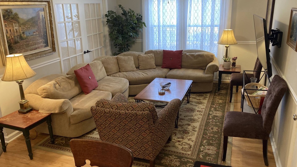 Athens Condo | Spacious 3 bed 2 bath condo close to Memorial Park, Five-points, & UGA in Athens