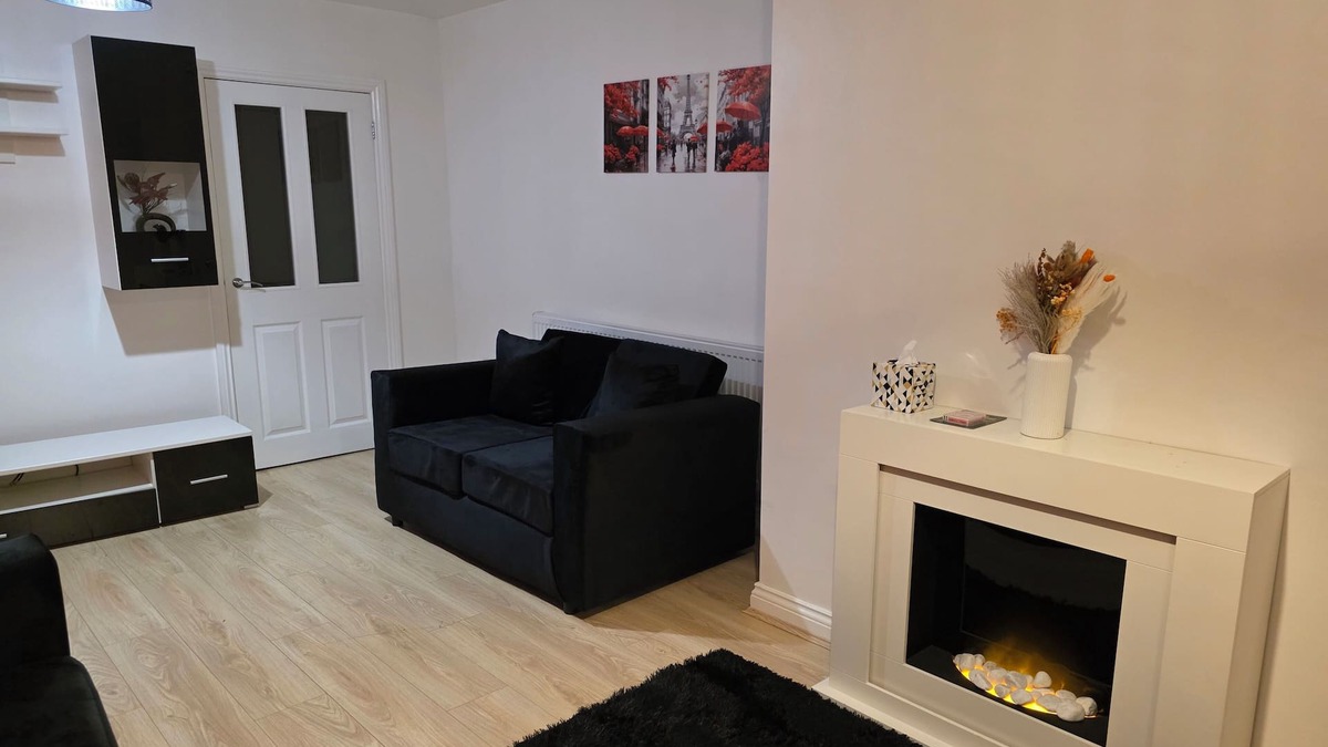 Middlesbrough House | Spacious 3 Bed 2 Baths Free WiFi Central Location