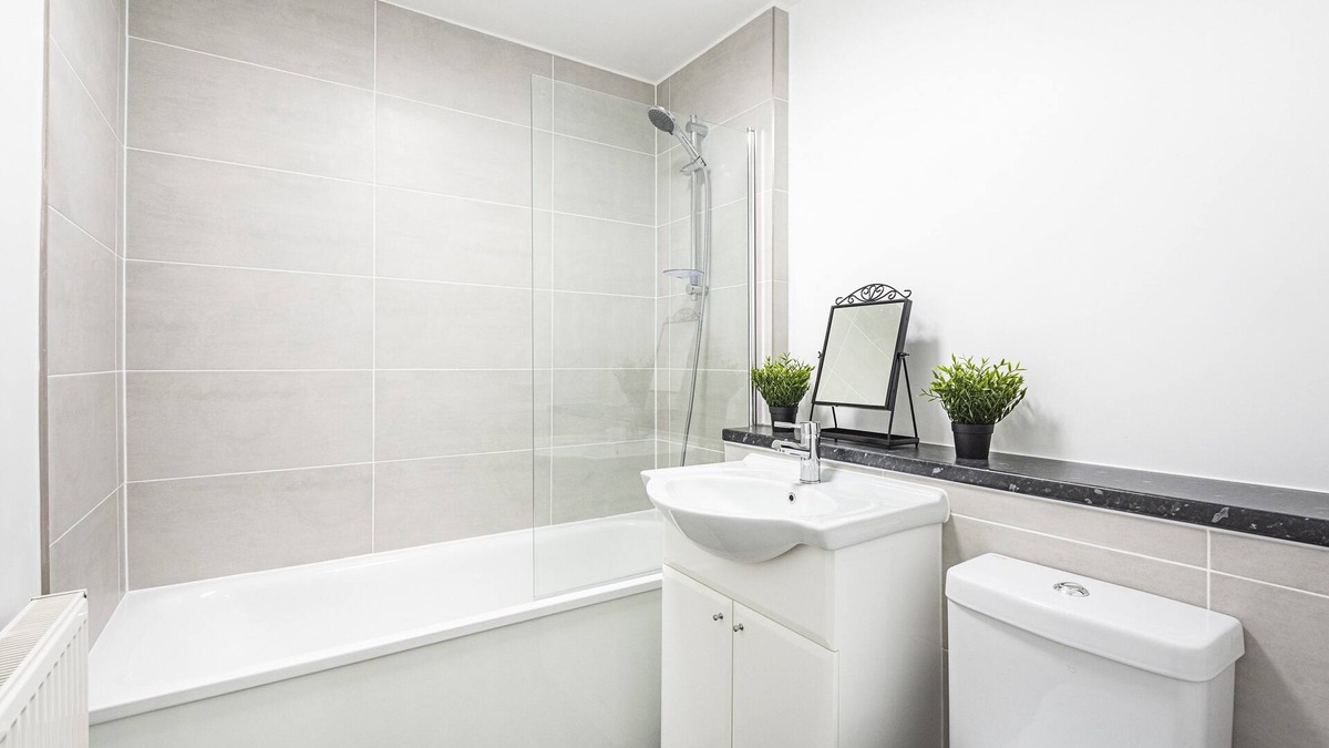 Bow House | Spacious 3 Bed apartment near Victoria Park