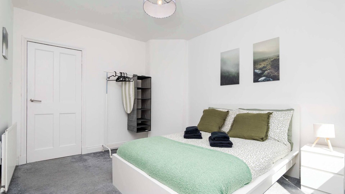 Bo'ness Apartment | Spacious 3 BED House with Parking