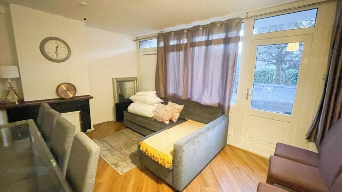 Whitechapel House | Spacious 3-Bedroom House in Liverpool Street, Perfect for Families and Groups