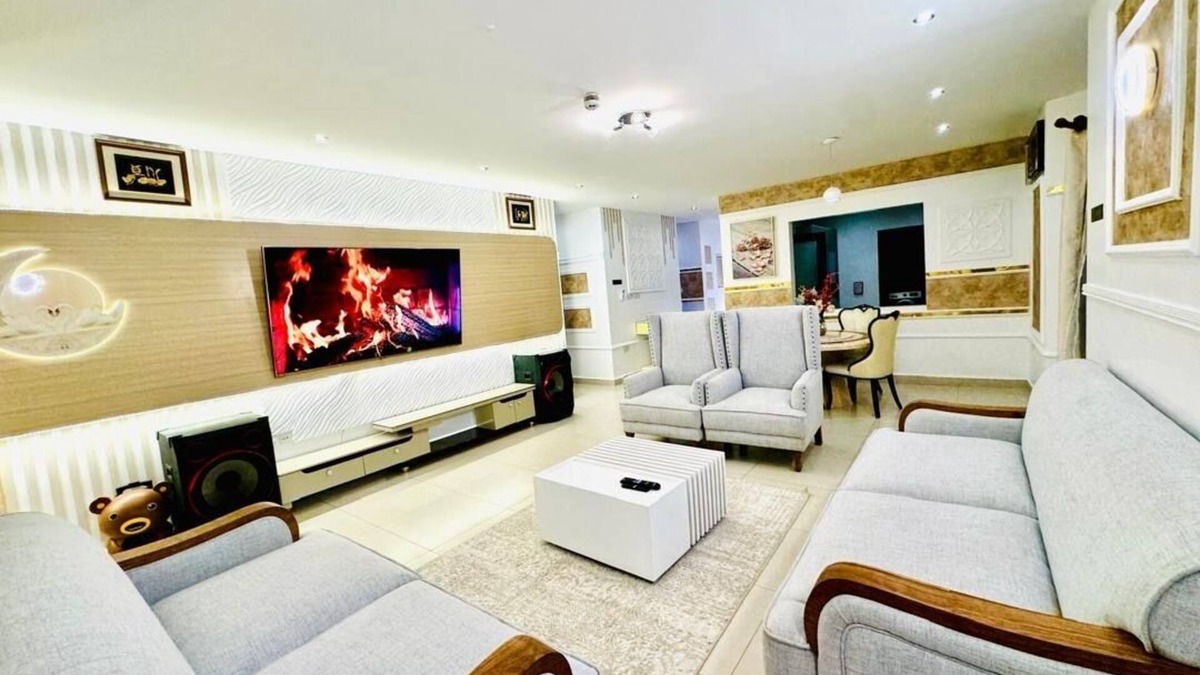 Dar es Salaam Apartment | Spacious 3-bedroom apartment with WiFi, AC in brilliant Dar es Salaam
