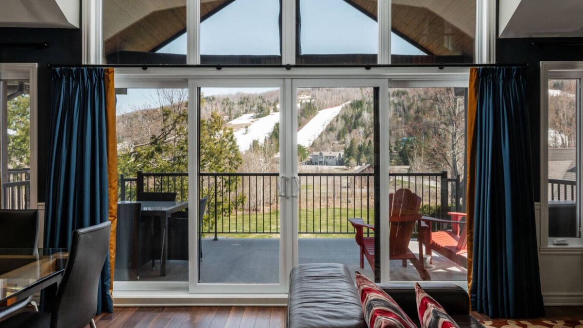 Saint-Sauveur Condo | Spacious 3-bedroom condo - Ski in Ski out St Sau!