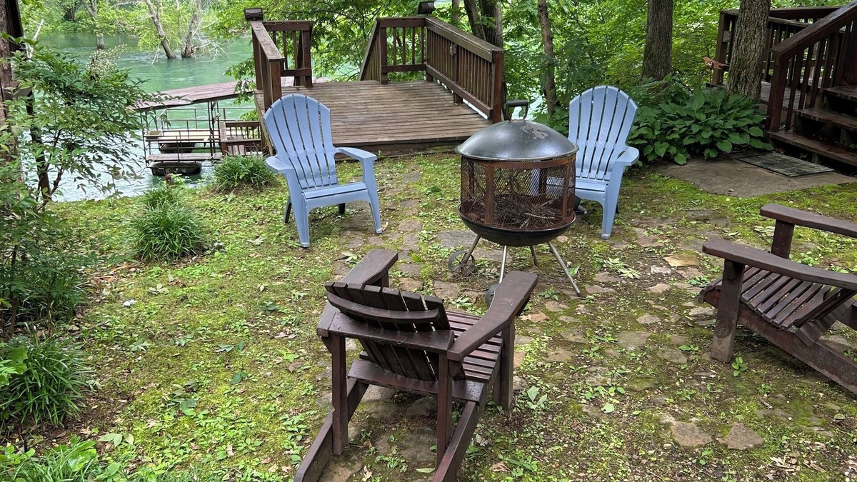 Wilburn House | Spacious 3 Bedroom House with Guest House, Large Outdoor Space & Private Dock