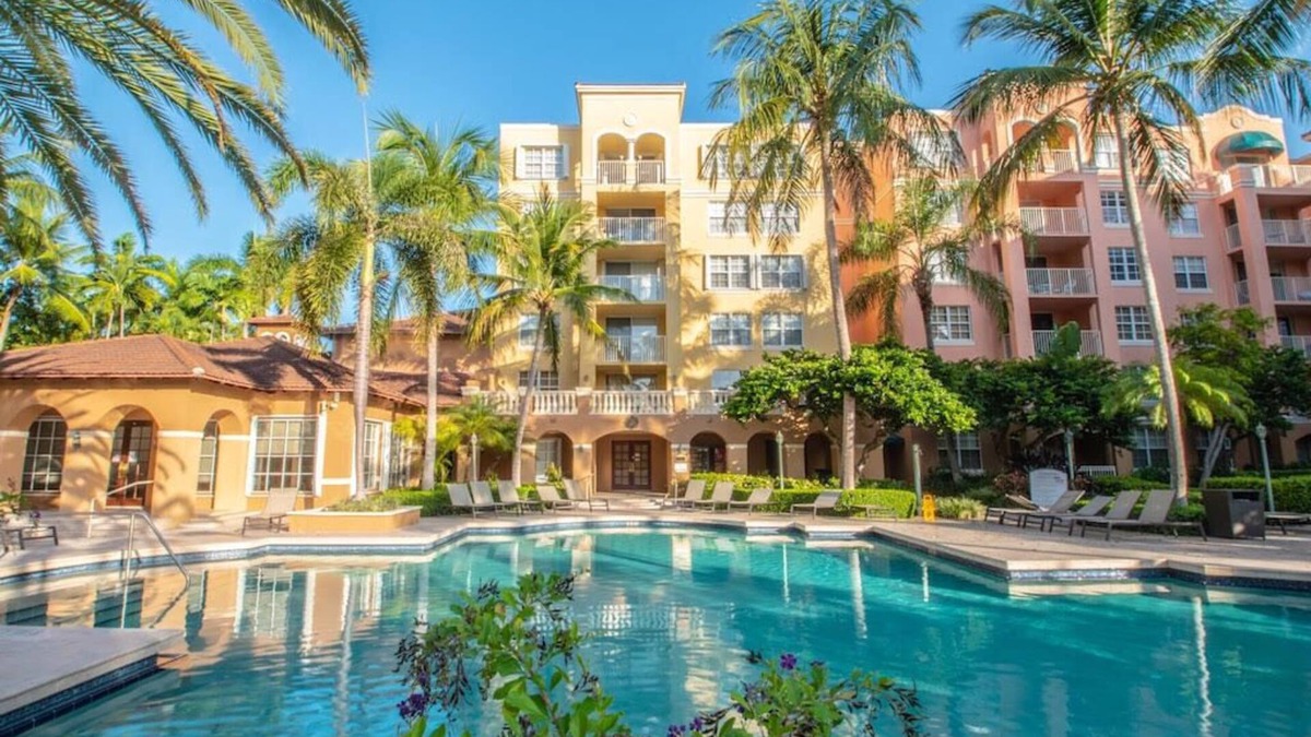 Aventura Condo | Spacious 3 Bedroom 2 bathroom Condo in Miami near beach and entertainment.