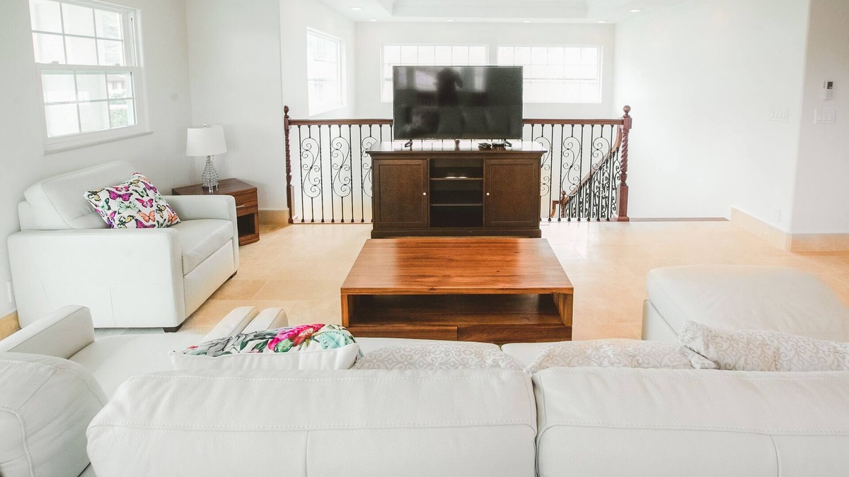 Portlock House | Spacious 3 Bedroom/2 Bath/Sleeps 8