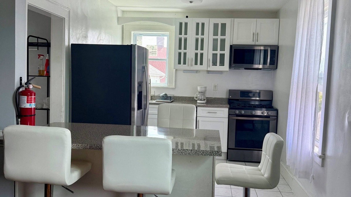 Belleville Apartment | Spacious 3-bedroom apartment