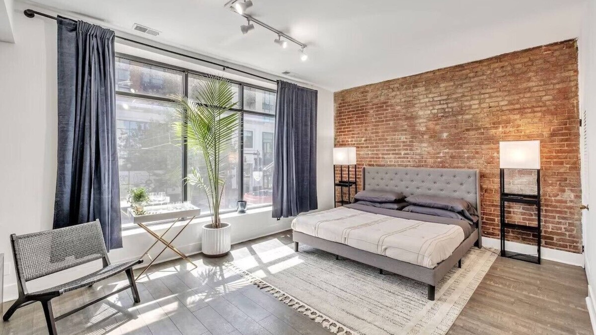 Near Northeast Apartment | Spacious 3-bedroom apartment in peaceful Washington, DC, close to Museums