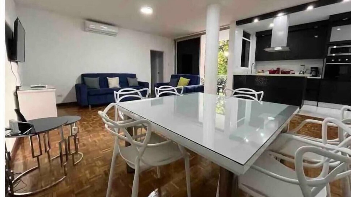 Chacao Apartment | Spacious 3-bedroom apartment with AC, WiFi in charming Caracas