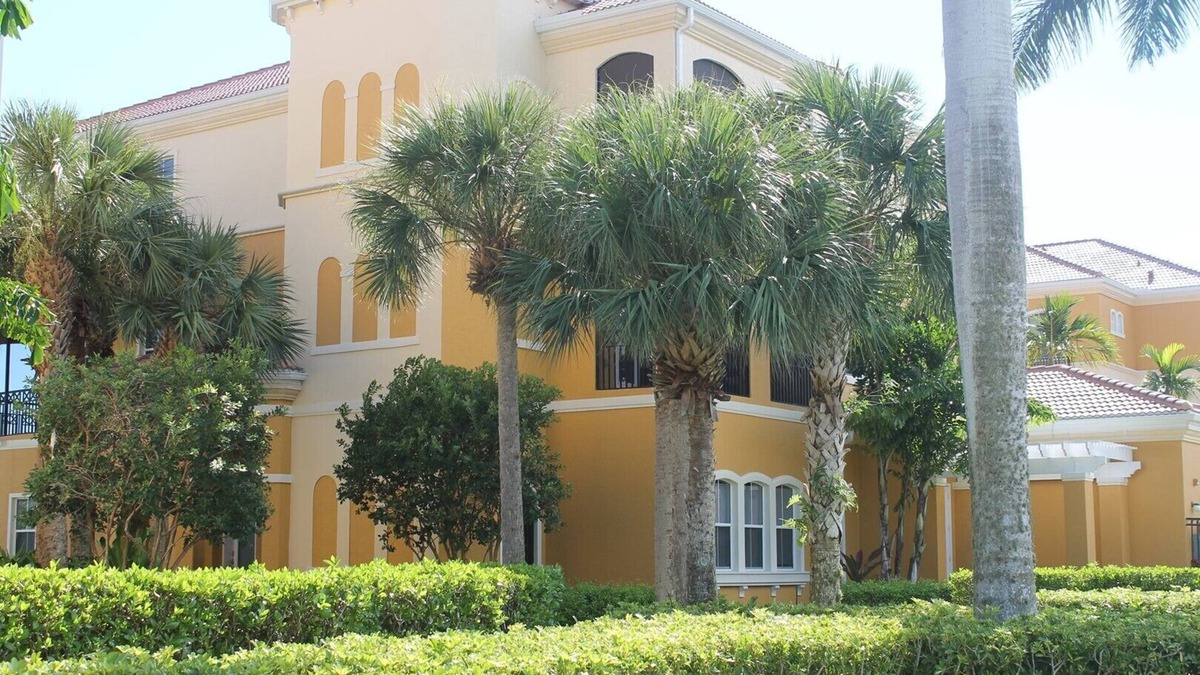 Hammock Bay Condo | Spacious 3 bedroom Condo in popular Hammock Bay-5 Minutes to Marco Island !
