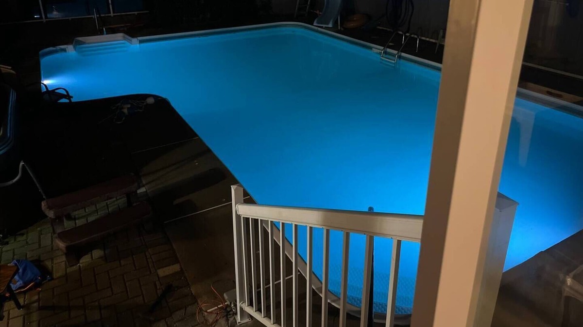 Barrie Villa | Spacious 3-Bedroom Cottage with Pool & Hot Tub