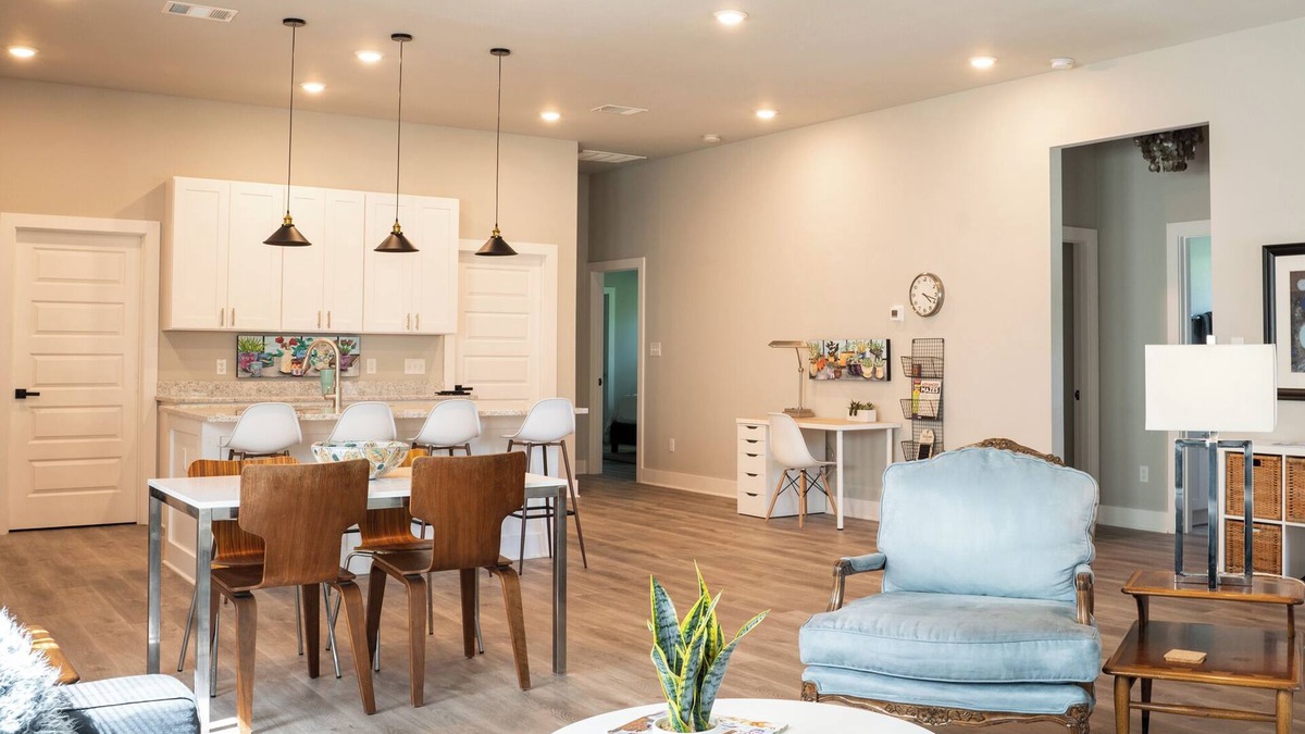 Kyle House | Spacious 3-Bedroom Home with Comfort & Convenience - Family Friendly