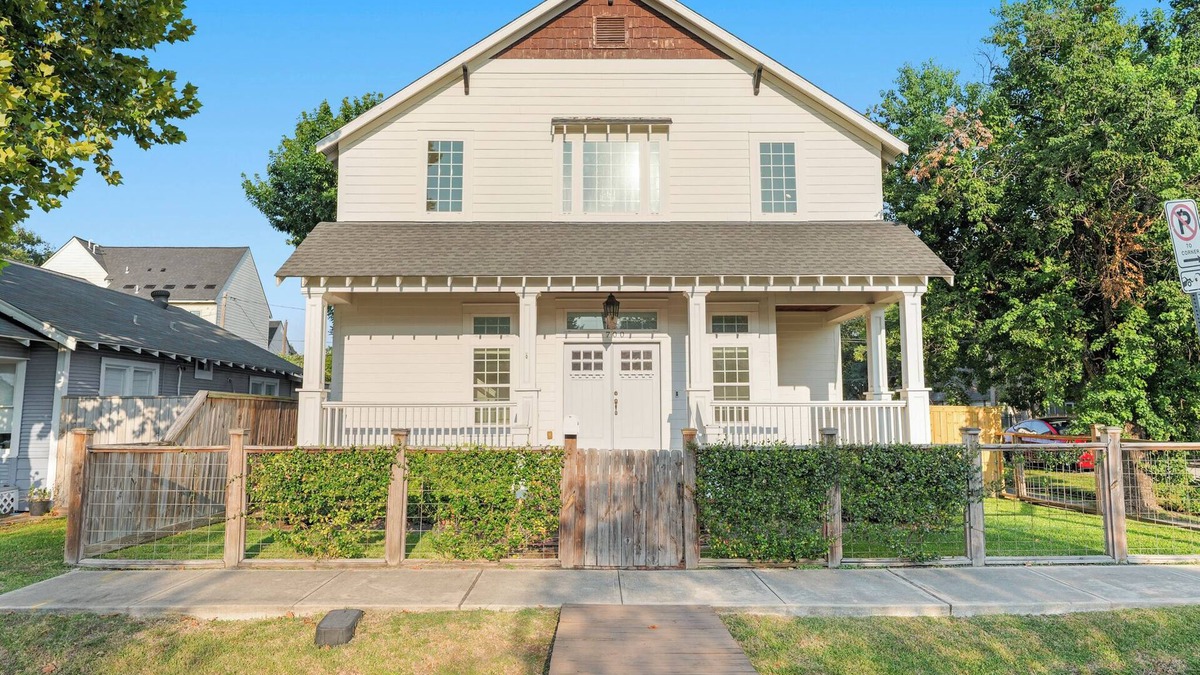 Greater Heights House | Spacious 3-bedroom house in the Heights