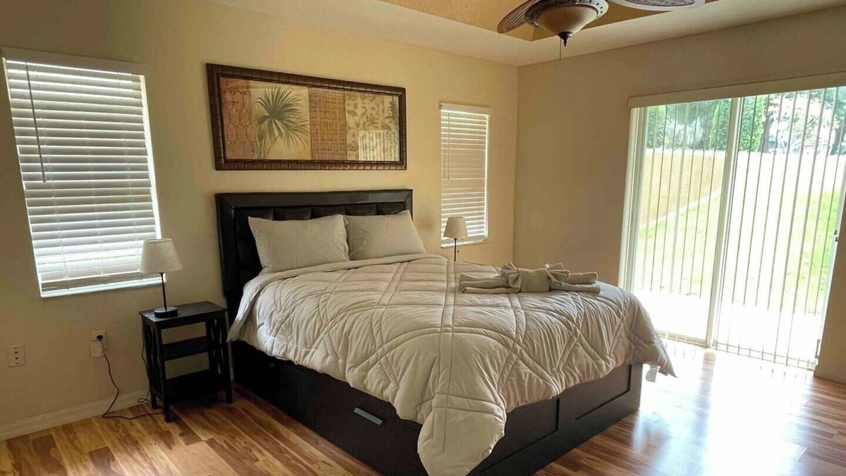 Clermont House | Spacious 3 bedroom near entertainment and Disney