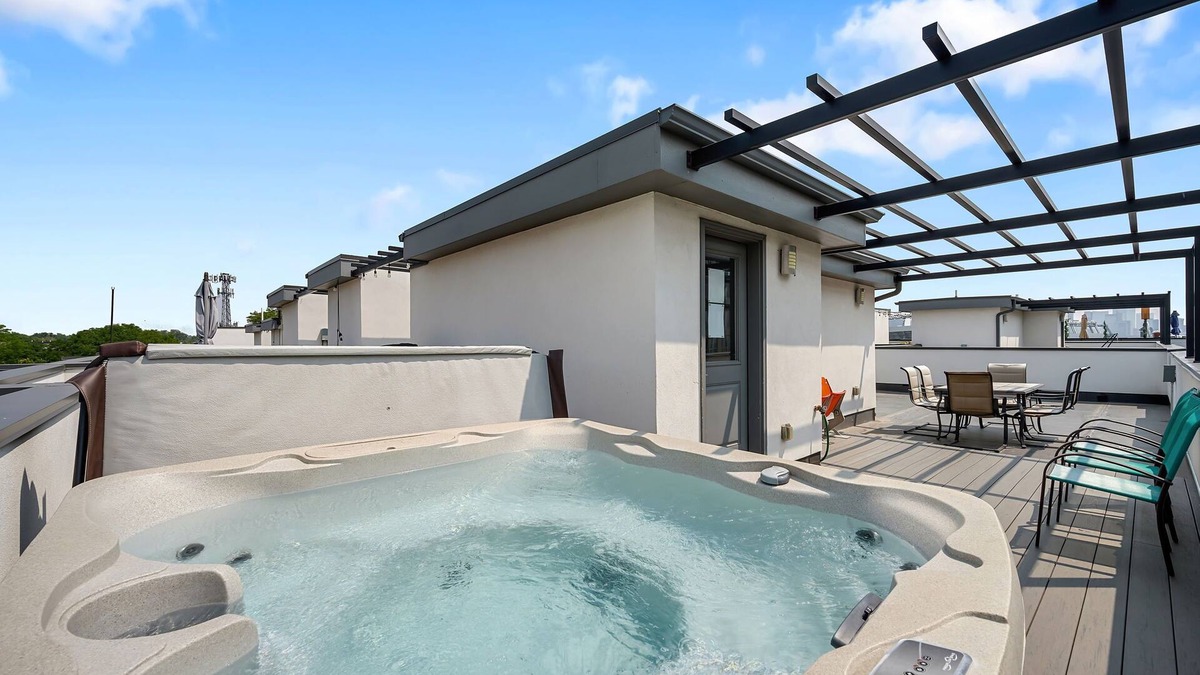 West Colfax House | Spacious 3-Bedroom Townhome - Rooftop Hot Tub with Mountain Views and Garage