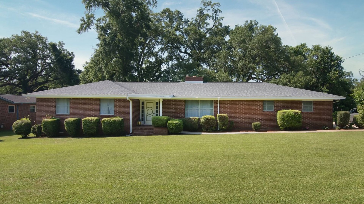 Tallahassee House | Spacious 3 bedroom home with patio - near FAMU and FSU.