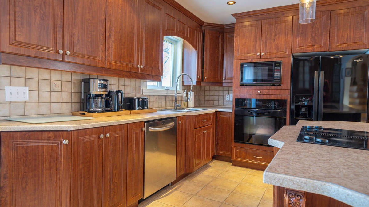 Granby House | Spacious - 3 bedrooms house in Granby, Quebec