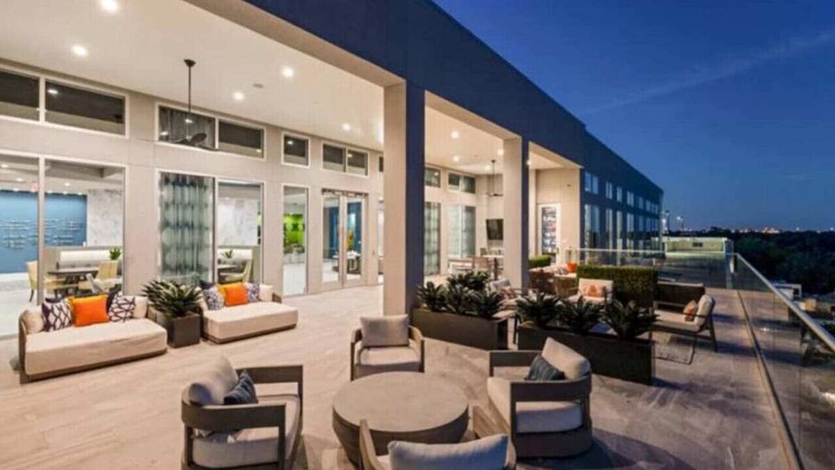 The Galleria Apartment | Spacious 3B 2.5B Apt by Galleria