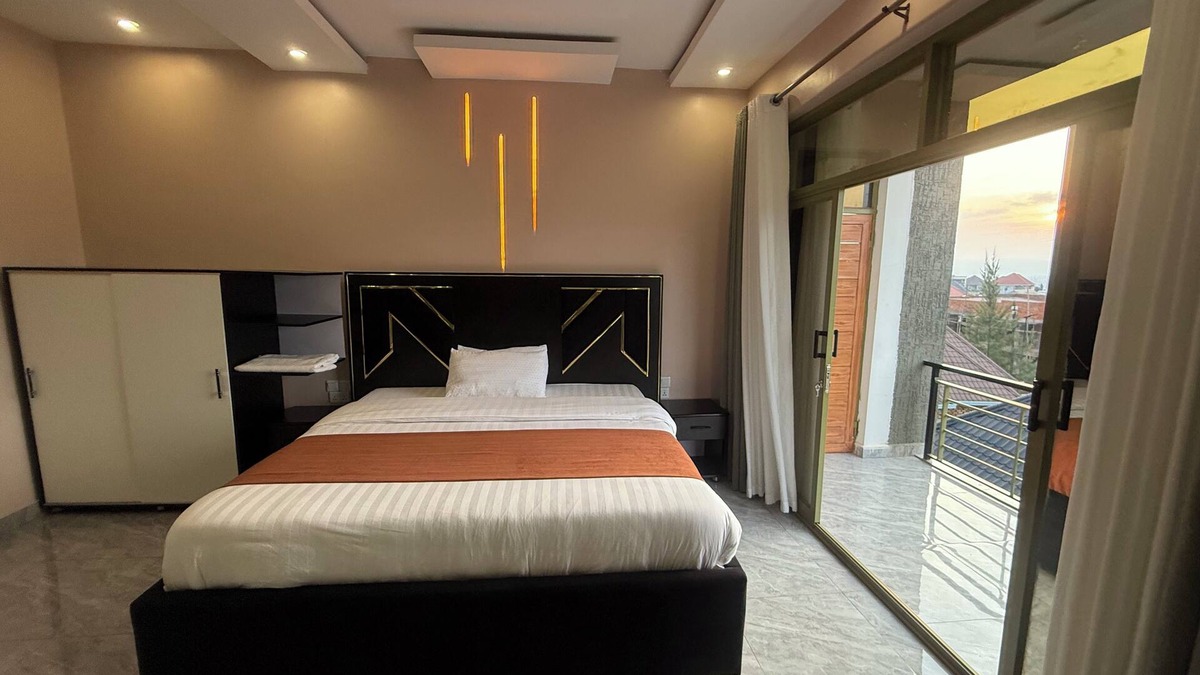 Gitarama Apartment | Spacious 3BDR Flat in Vibrant Kigali City/Free Parking + WiFi/Nice Mountain View