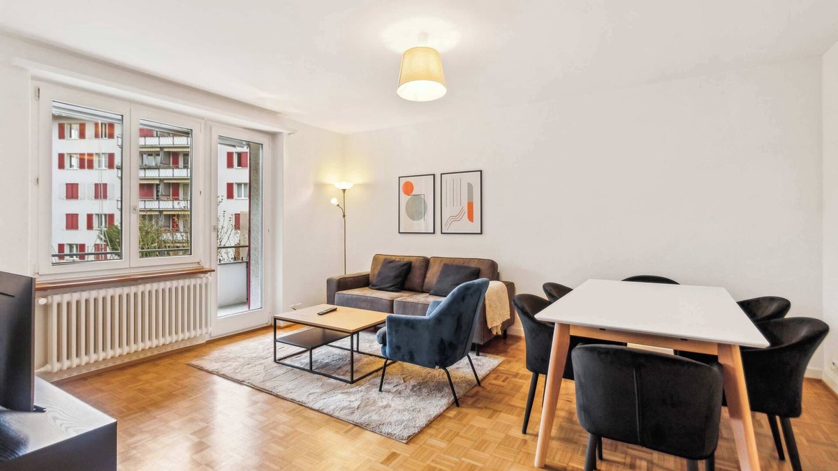 Alt-Wiedikon Apartment | Spacious 3BR Apartment near Museums & Zurich Center