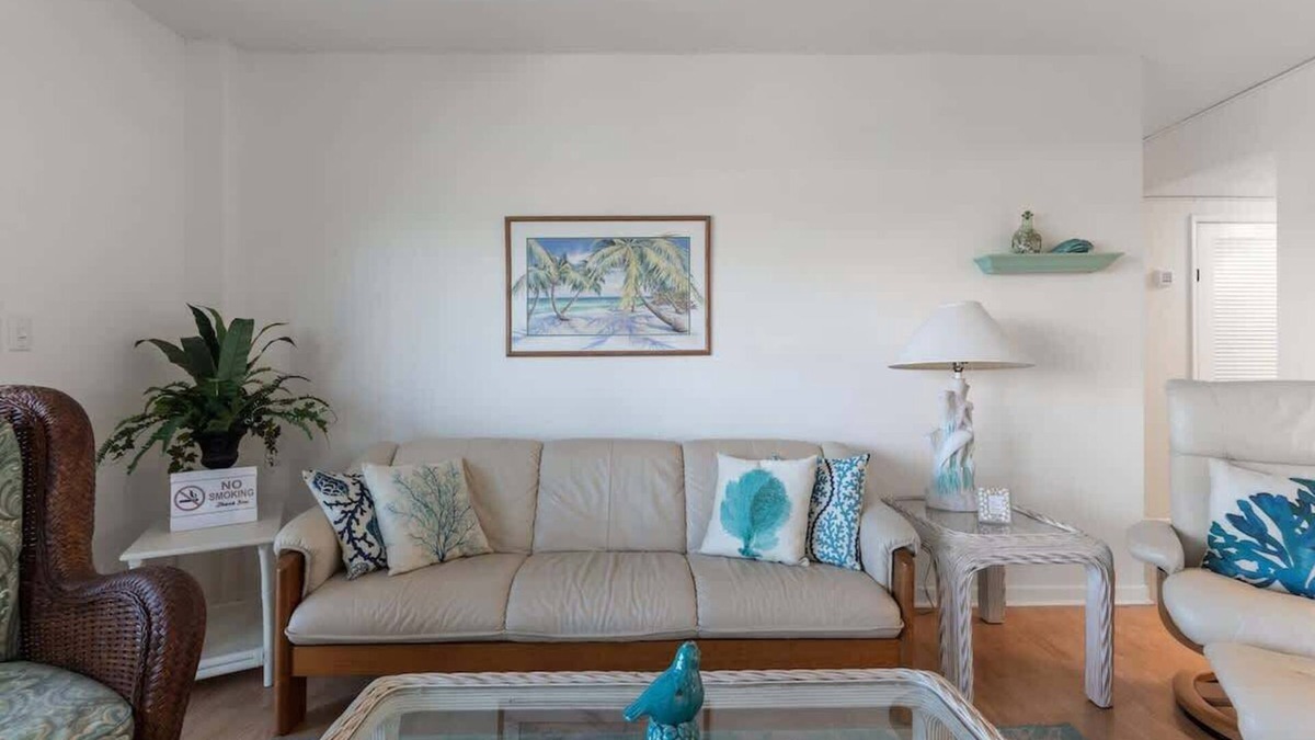 South Patrick Shores Apartment | Spacious 3BR Beachfront Condo w/Balcony & Parking