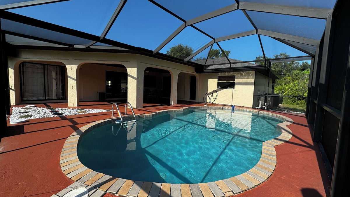 Port Charlotte House | Spacious 3BR home with Heated Pool & WiFi! Great spot near beaches & shopping!