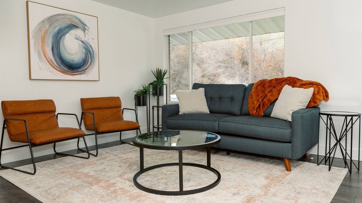 Logan House | Spacious 3br Main Floor Unit Near USU and Downtown