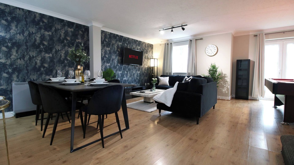 Grangetown House | Spacious 3BR On Cardiff Bay| Free Parking| Weekly & Monthly Discounts
