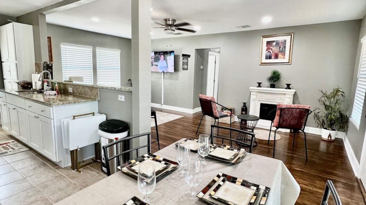 Jefferson House | Spacious 3BR Woodlawn Home Med Center Area Extended Stay Wi-Fi W/D SA