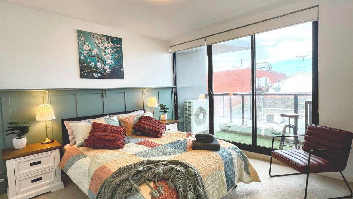 Geelong Apartment | Spacious 3BRM Apartment in the heart of Geelong