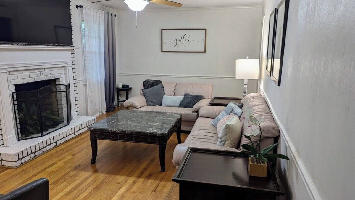 Columbia House | Spacious 4-bed home with king suites, near Riverbanks Zoo and downtown Columbia.