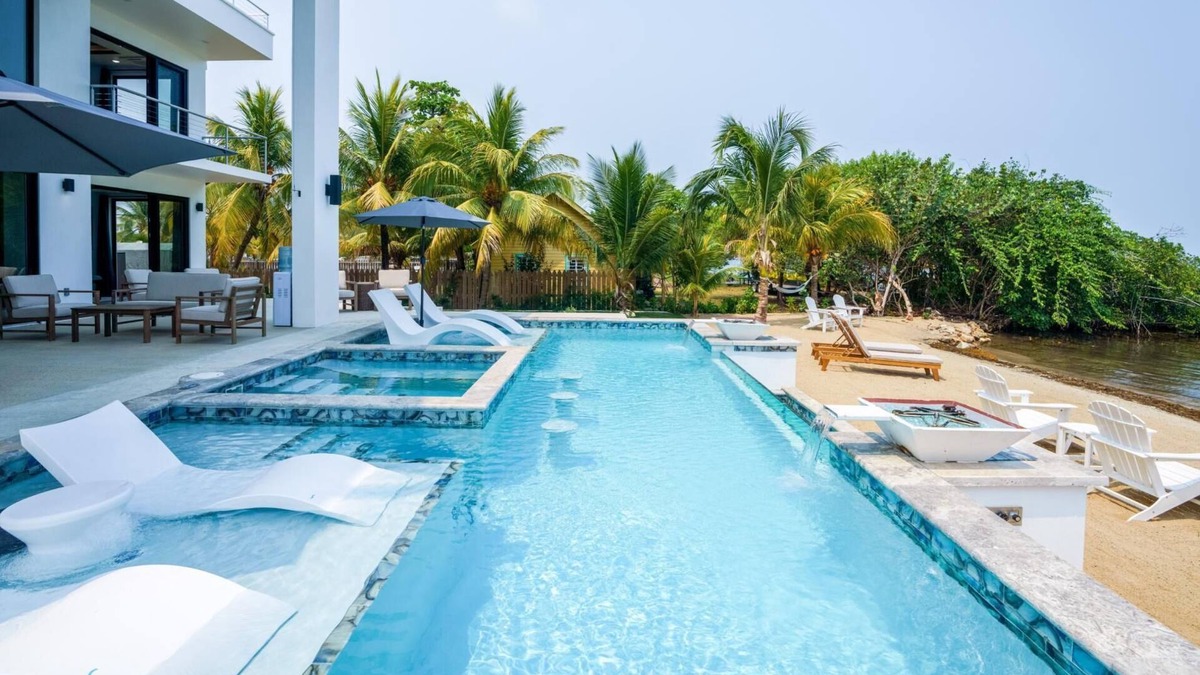 Placencia Villa | Spacious 4-Bed Villa in Placencia Village w/Pool!