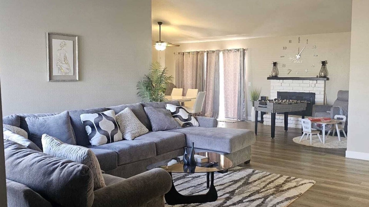 Moreno Valley House | Spacious 4-bedroom house with WiFi, AC in welcoming Moreno Valley