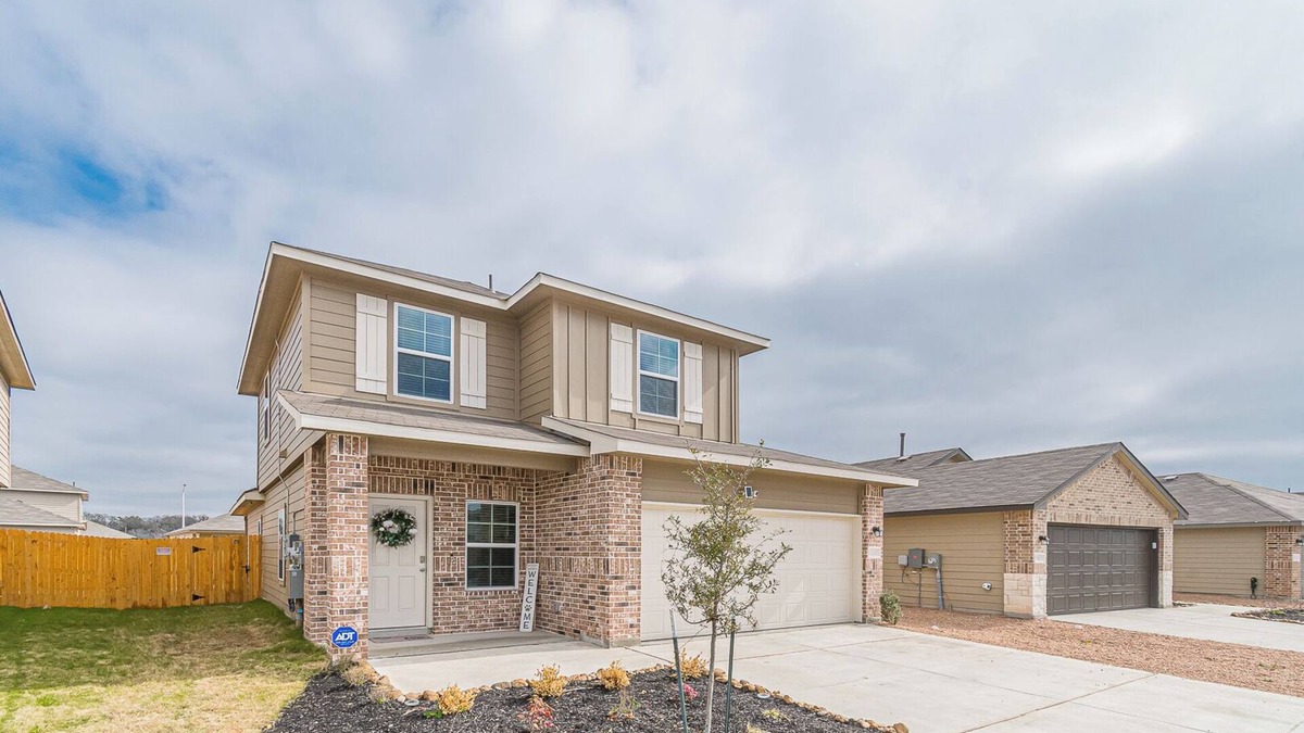 New Braunfels House | Spacious 4-bedroom house with WiFi Gruene New Braunfels Pets/Children Allowed