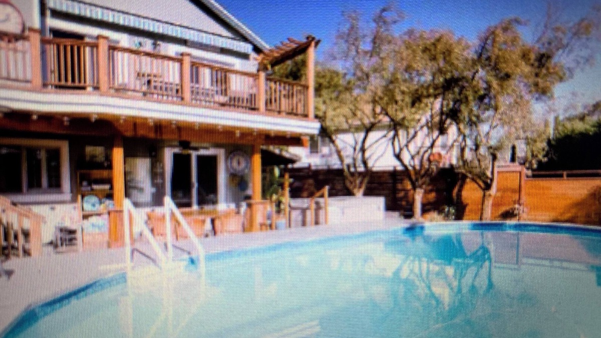 Petaluma House | Spacious 4-bedroom 3 bath home in charming Petaluma with pool and hot tub