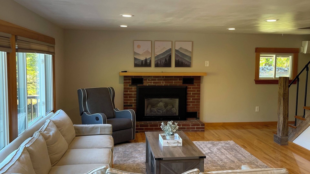 Gilford House | Spacious 4-bedroom 3 bathrooms house in lovely Gilford NH Boating, Skiing,Hiking